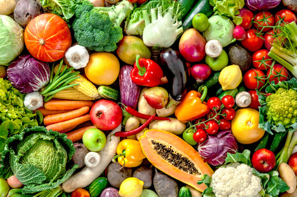 Nên bổ sung thật nhiều các loại rau, củ, quả nhằm cung cấp lượng vitamin và chất sơ cần thiết