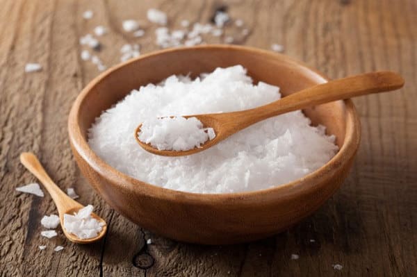 Muối trắng có tác dụng khử khuẩn, tiêu viêm