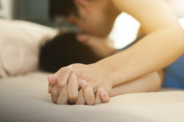 Quan hệ tình dục nhiều có ảnh hưởng đến xương khớp không